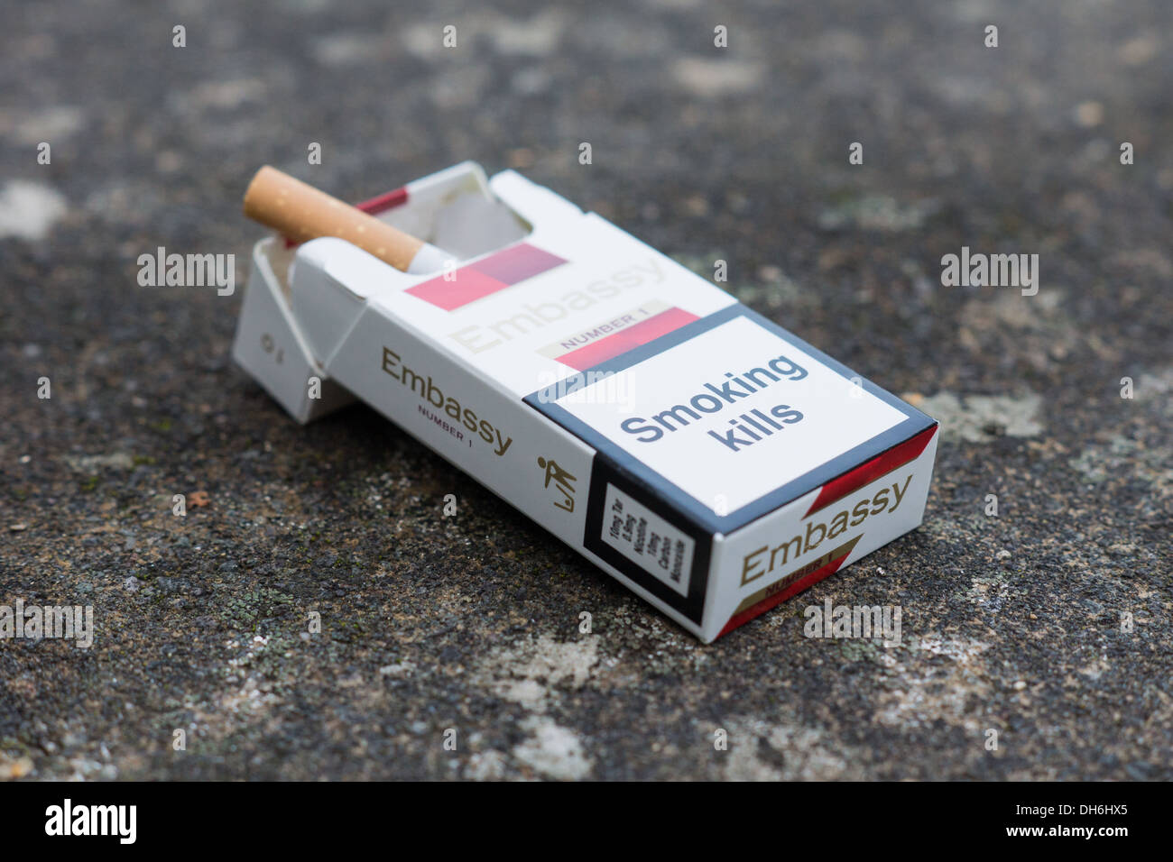 10 pacchetti di sigarette immagini e fotografie stock ad alta risoluzione -  Alamy