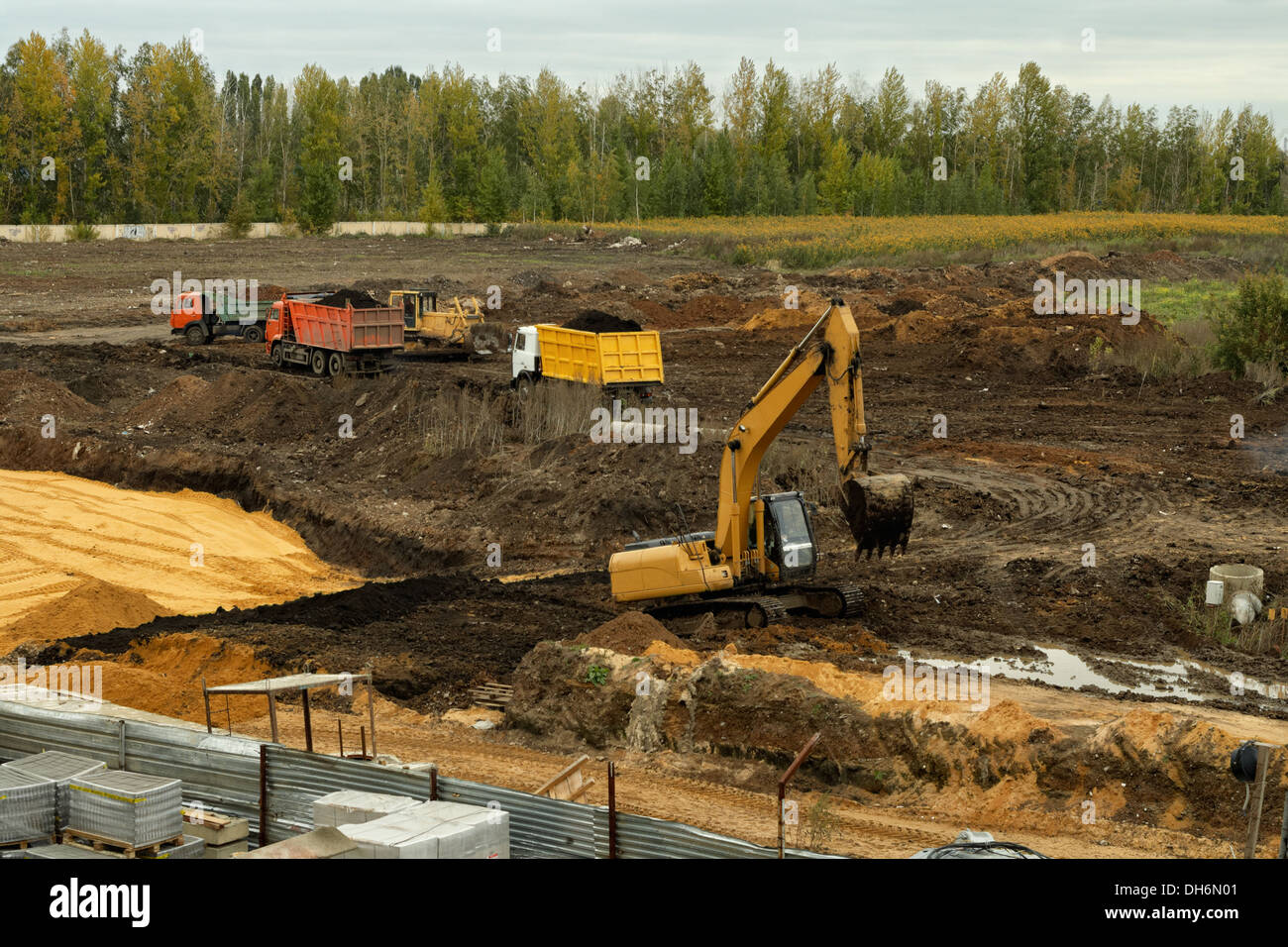 Costruzione, escavatore Macchina, macchinari, lavoro, digger, sporcizia, attrezzature di scavo, industria, road, sabbia, veicolo, cucchiaio rovescio, Foto Stock
