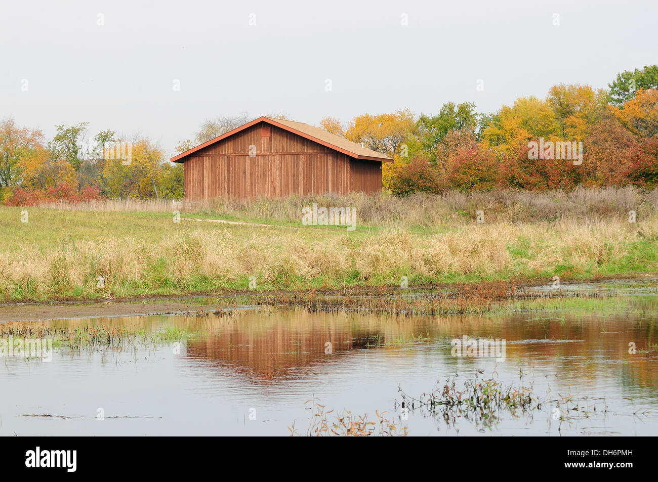 Autunno scenic del capannone di fattoria. Foto Stock