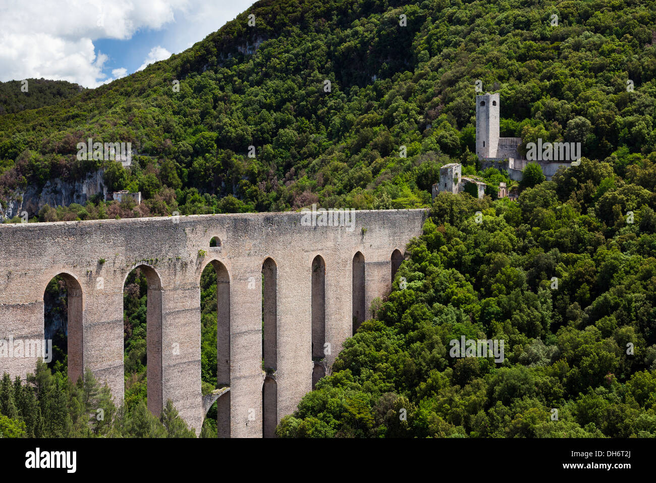 Ponte delle Torri bridge a Spoleto, Italia Foto Stock