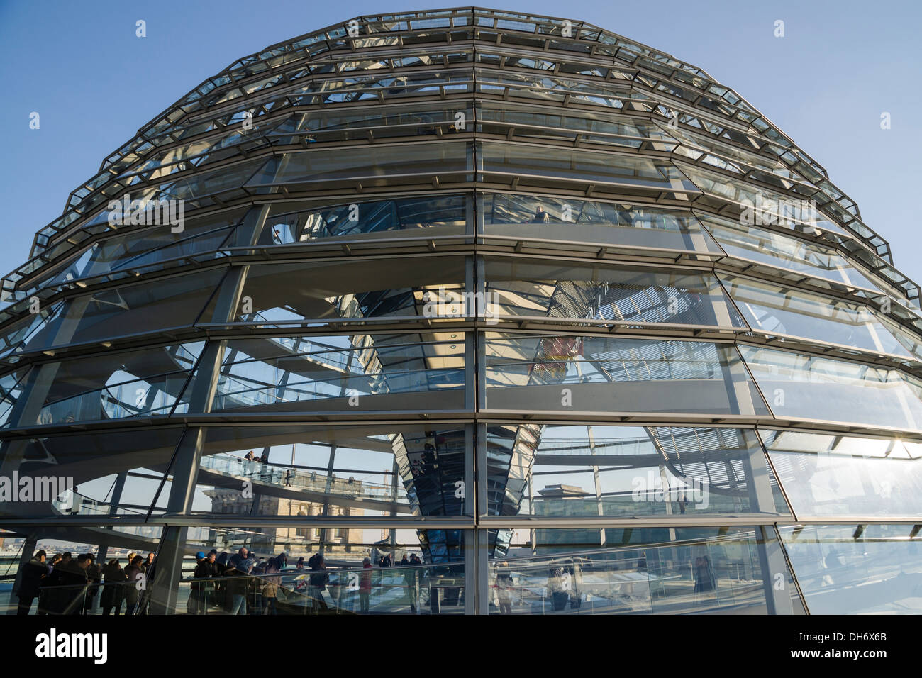 Cupola del Reichstag a Berlino Foto Stock