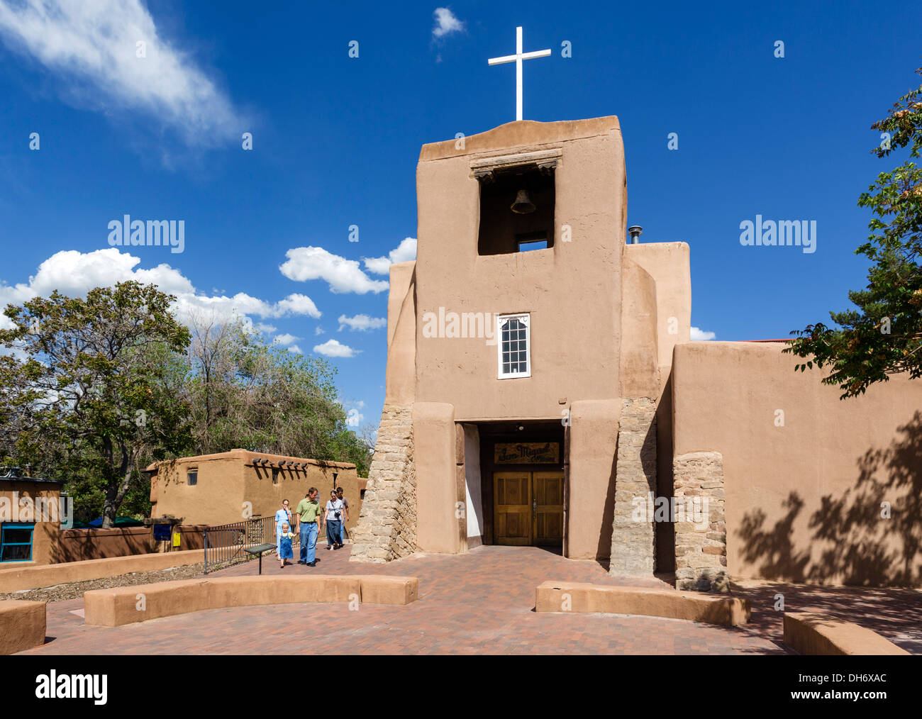 Il seicento San Miguel Mission, una delle più antiche chiese negli Stati Uniti, Santa Fe, New Mexico Foto Stock