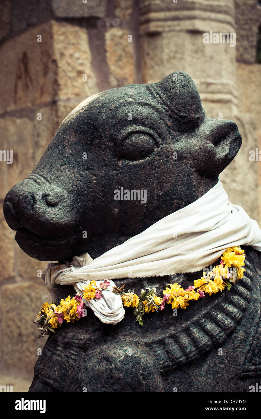 Statua di Nandi Bull a Gangaikonda Cholapuram Tempio. India del sud, Tamil Nadu, Thanjavur (Trichy) Foto Stock