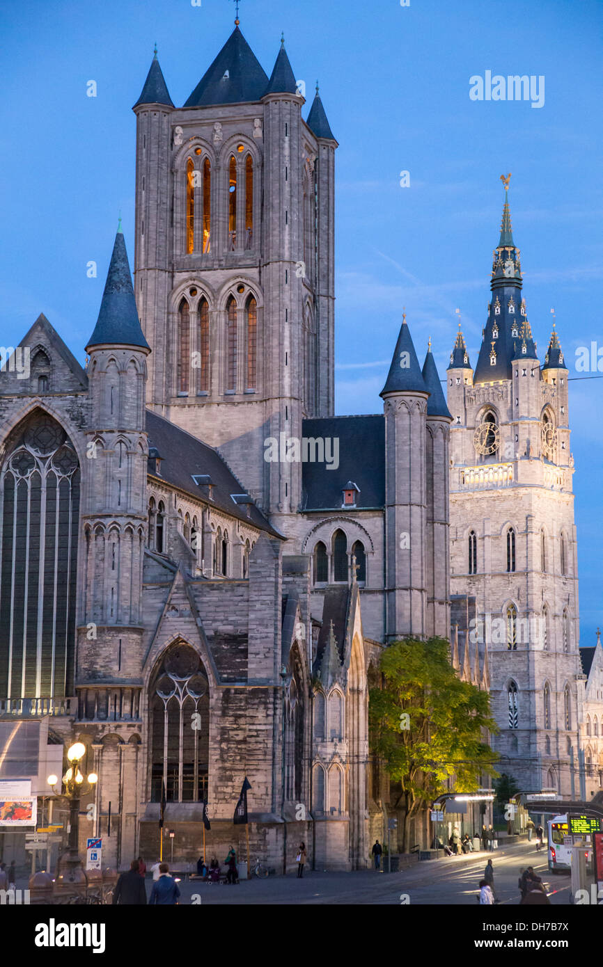 Chiese nel centro storico di Ghent, Belgio Foto Stock