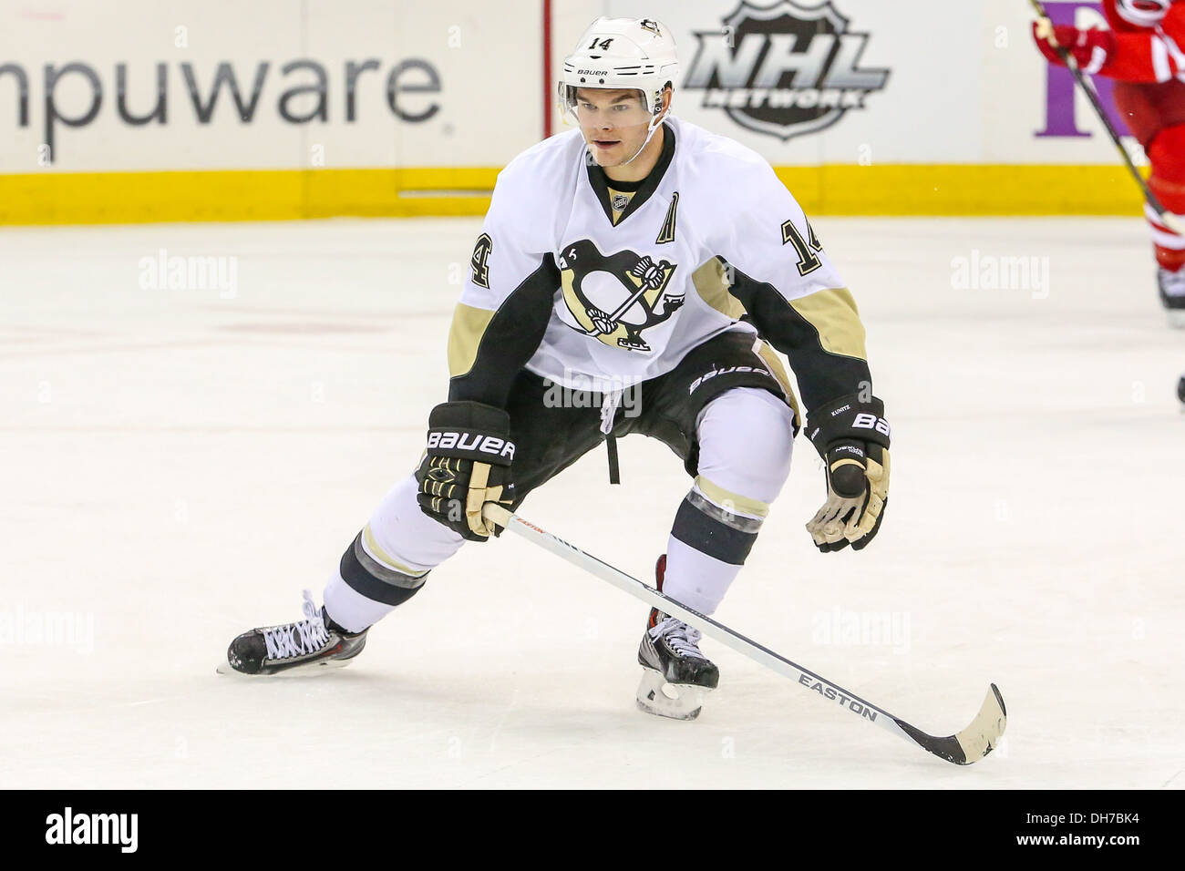 Pittsburgh Penguins ala sinistra di Kunitz Chris (14) durante il 2013-2014 stagione di NHL Foto Stock
