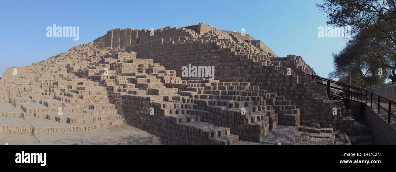 Huaca Pucllana in Miraflores Lima Foto Stock