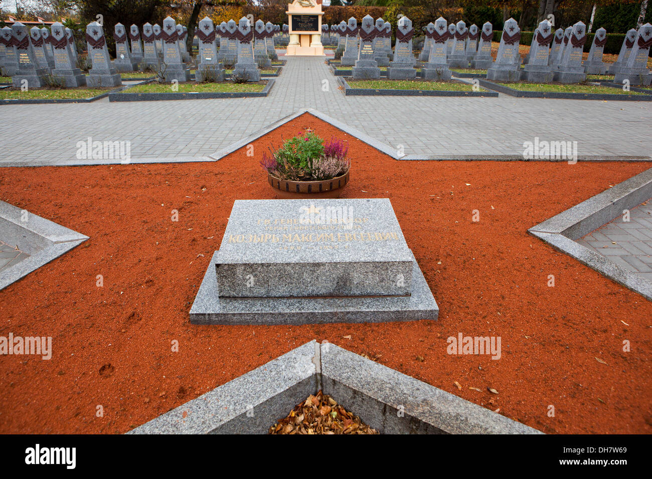 Cimitero di soldati russi in Olsany Praga Foto Stock
