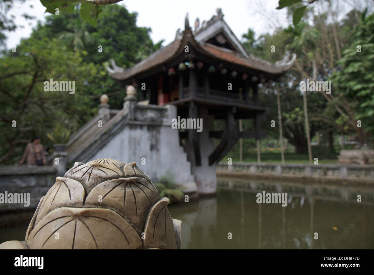 Inquadratura della Pagoda su un pilastro ad Hanoi Vietnam Foto Stock