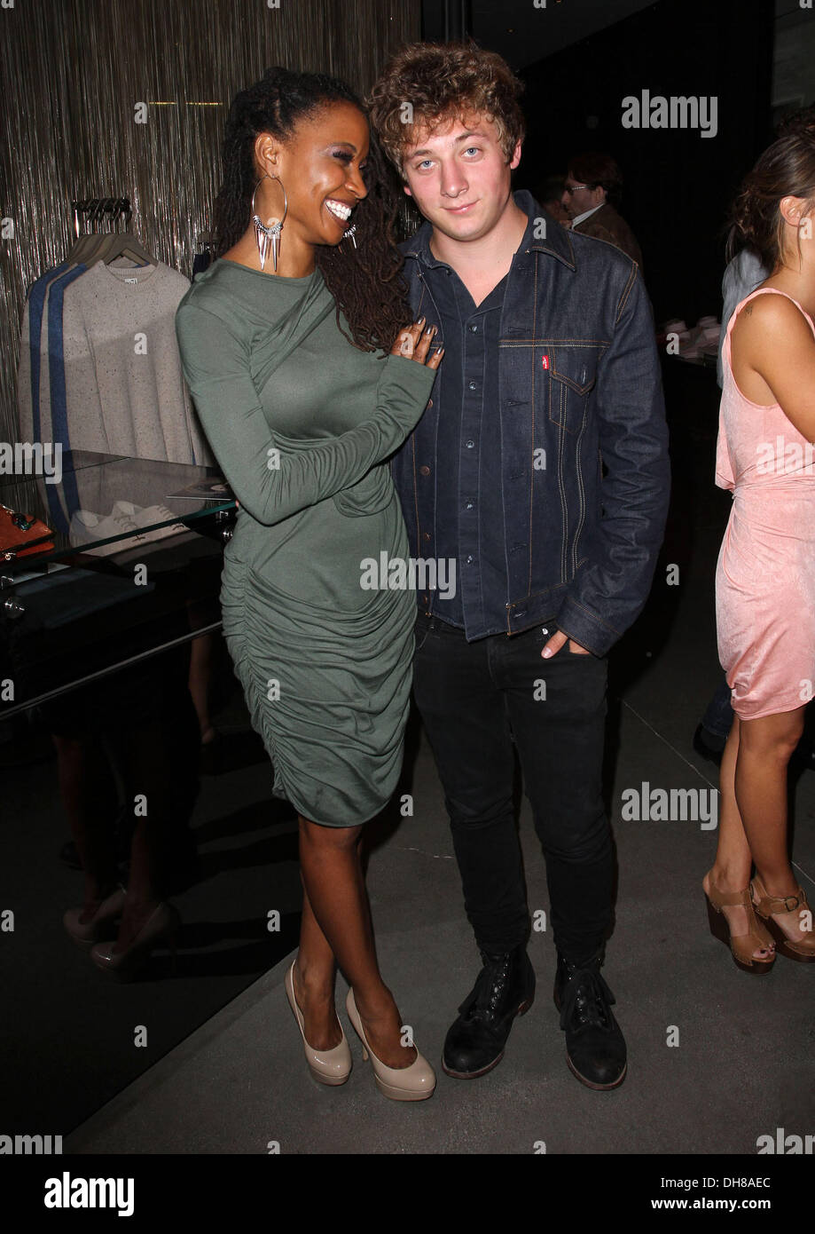 Shanola Hampton, Jeremy Allen White frequentando una serata di British Fashion e arte presso Reiss di Los Angeles, California - 26.04.12 Foto Stock