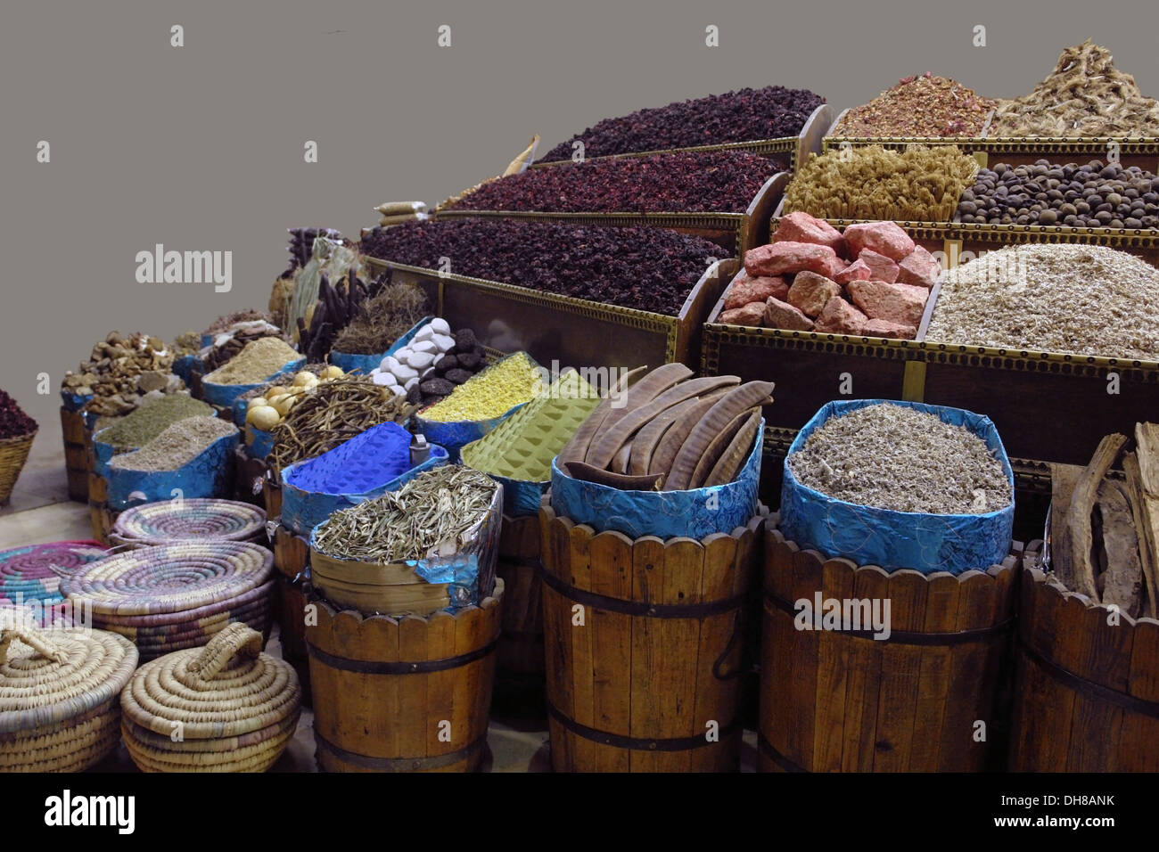 Un bazar di Assuan (Egitto) con molti ofherbs e condimenti Foto Stock