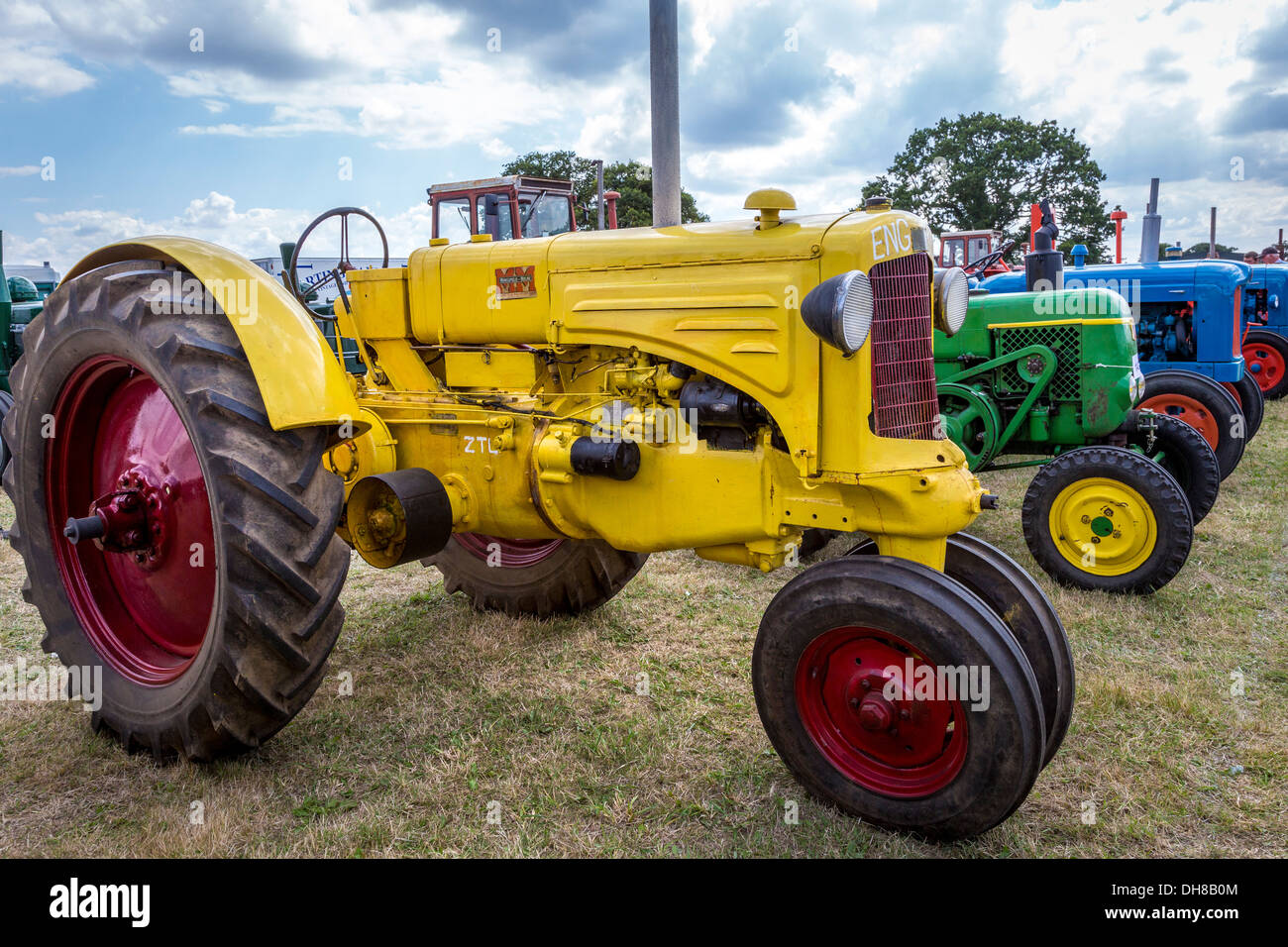 1942 Minneapolis - Moline ZTU Trattore per filari in mostra presso la maniglia di avviamento riunione del Club, Norfolk, Regno Unito. Foto Stock