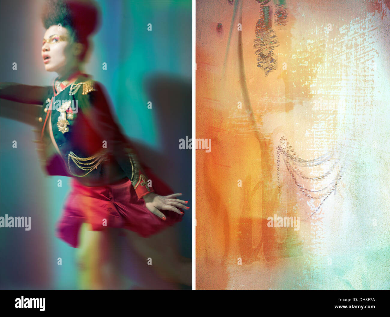 Una razza mista europea femminile età 20-25 che indossa lo stile militare haute couture fotografato in uno studio a Londra. Foto Stock