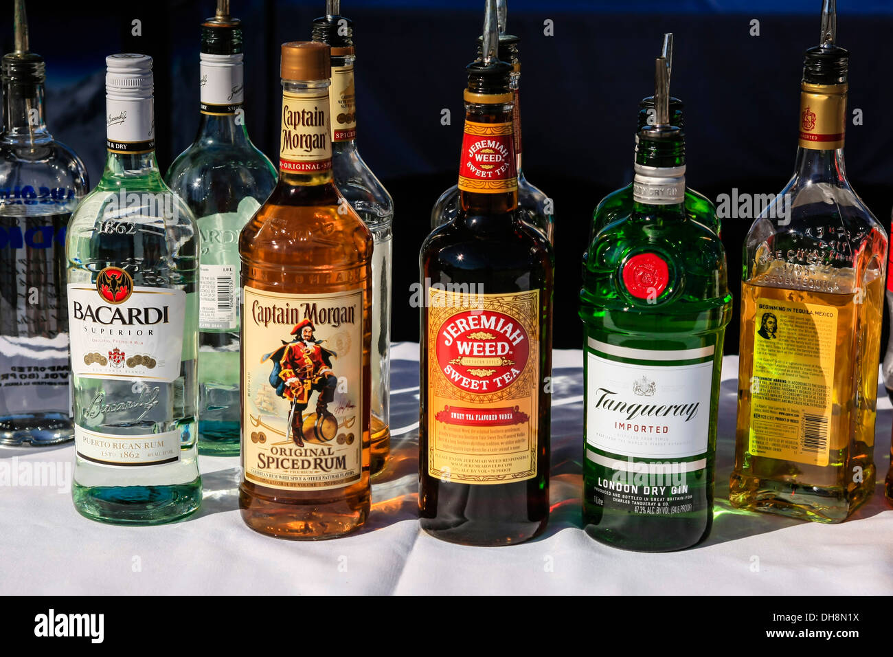 Bottiglie di liquori - Whisky, rum, vodka Foto Stock