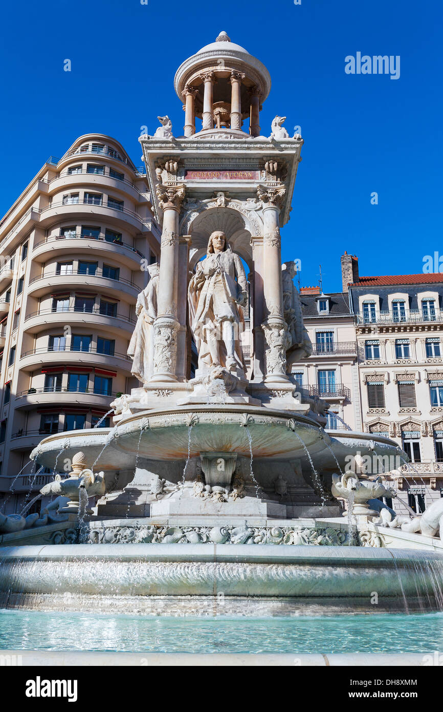 Rinnovata fontana in Place des Giacobini, Lione Foto Stock