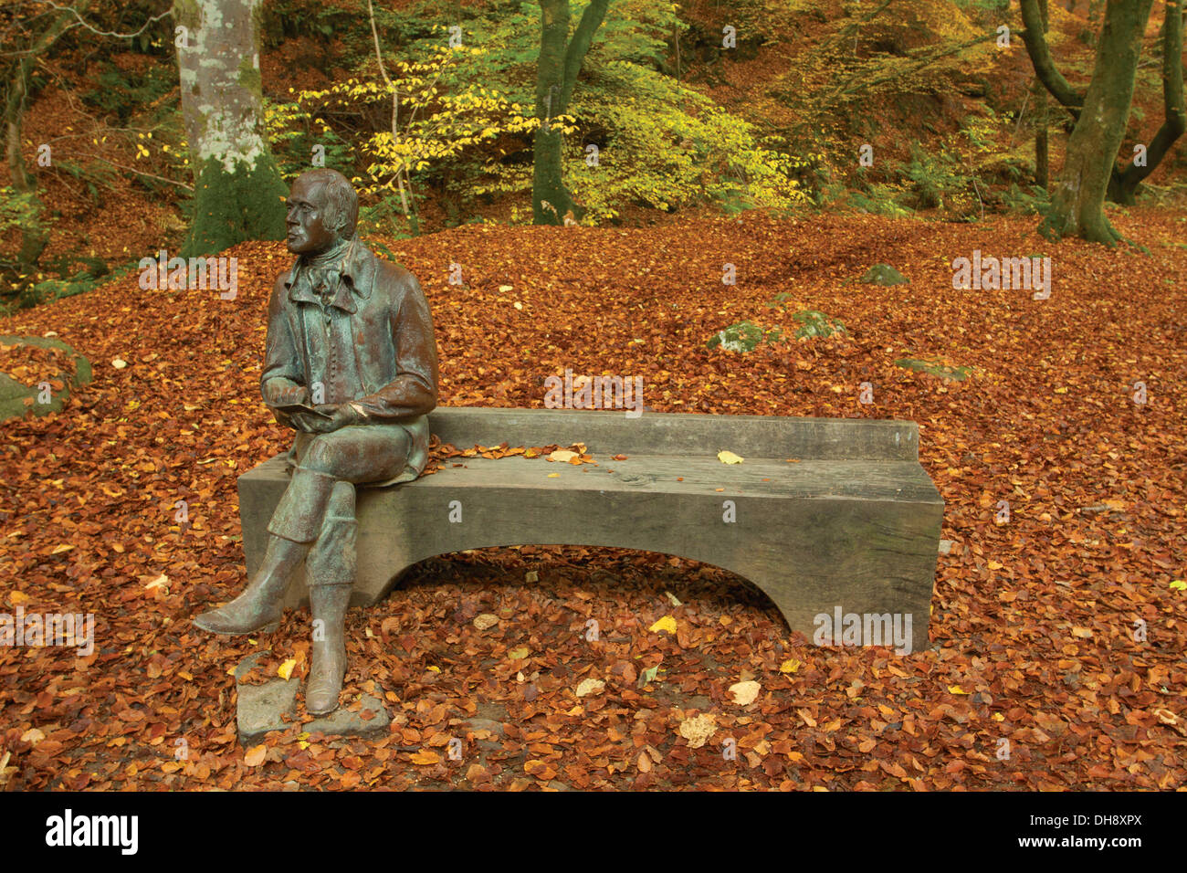 Robert Burns statua e la Birks di Aberfeldy in autunno, Aberfeldy, Perthshire Foto Stock