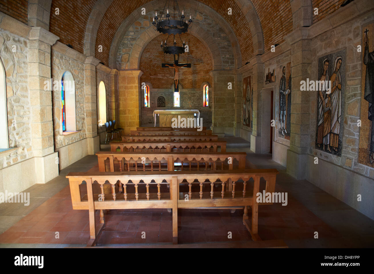 L'interno della Cappella privata a Bodegas Sarria in Navarra Spagna Foto Stock