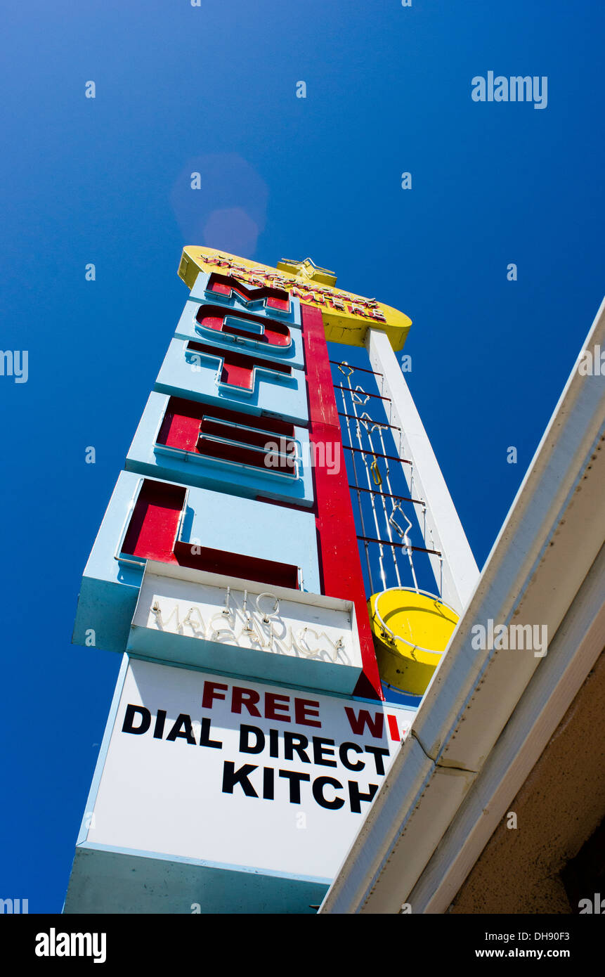Motel sign on Hollywood Blvd a Los Angeles, CA. Foto Stock