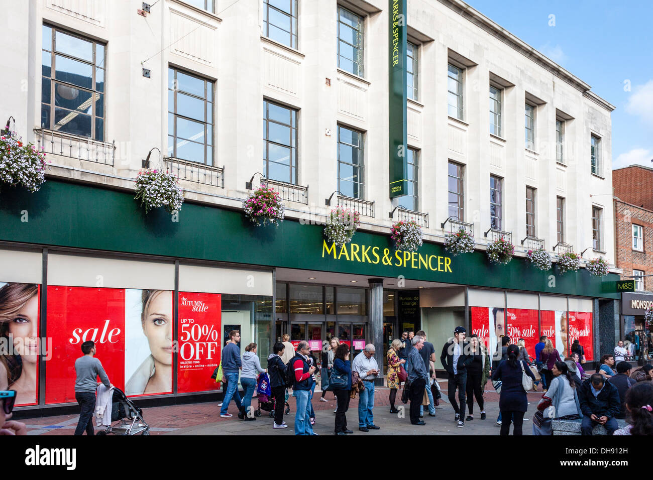 Marks & Spencer storefront in Reading, Berkshire, Inghilterra, GB, UK. Foto Stock