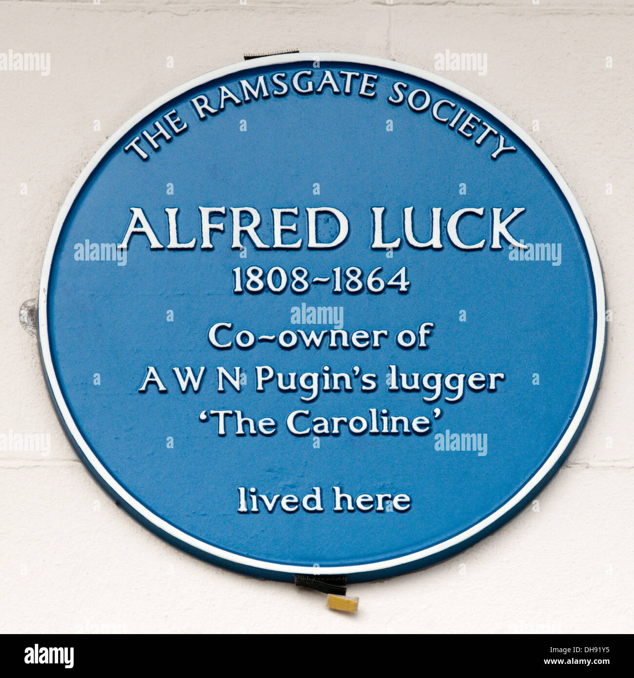 Una targa blu segna la casa a Ramsgate abitata da Alfred fortuna, un amico di un W Pugin n. Foto Stock