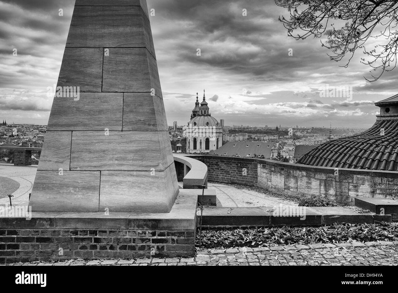 Vista dal giardino del Paradiso vicino al Castello di Praga nella Repubblica Ceca Foto Stock