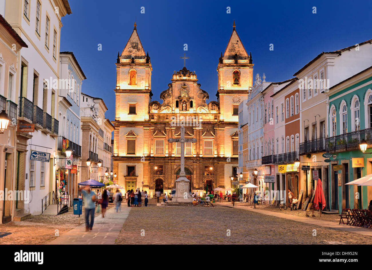 Il Brasile, Bahia: lo stile coloniale architettura e negozio di souvenir presso il centro storico di Pelourinho "' in Salvador da Bahia Foto Stock