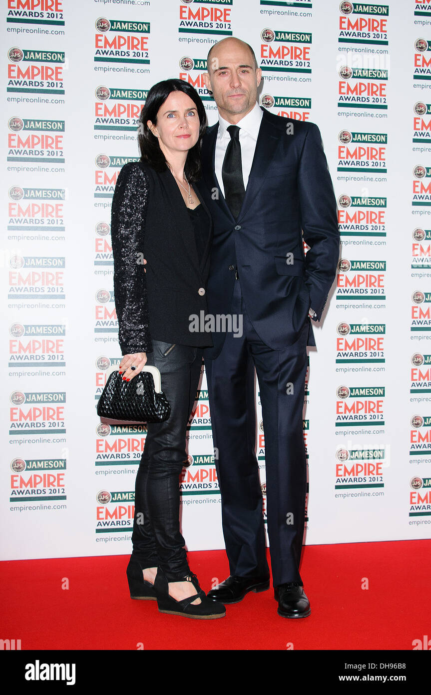 Liza Marshall e Mark Strong Empire Film Awards 2012- arrivi a Londra, Inghilterra - 25.03.12 Foto Stock