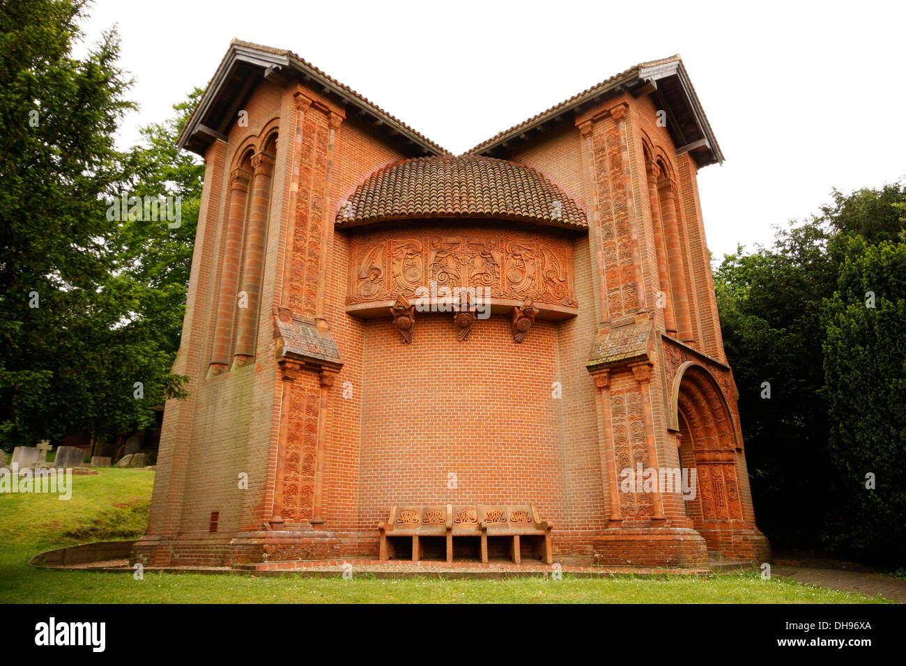Il Watt cappella mortuaria (localmente noto come Watt cappella del cimitero) nel villaggio di Compton vicino a Guildford, Surrey Foto Stock