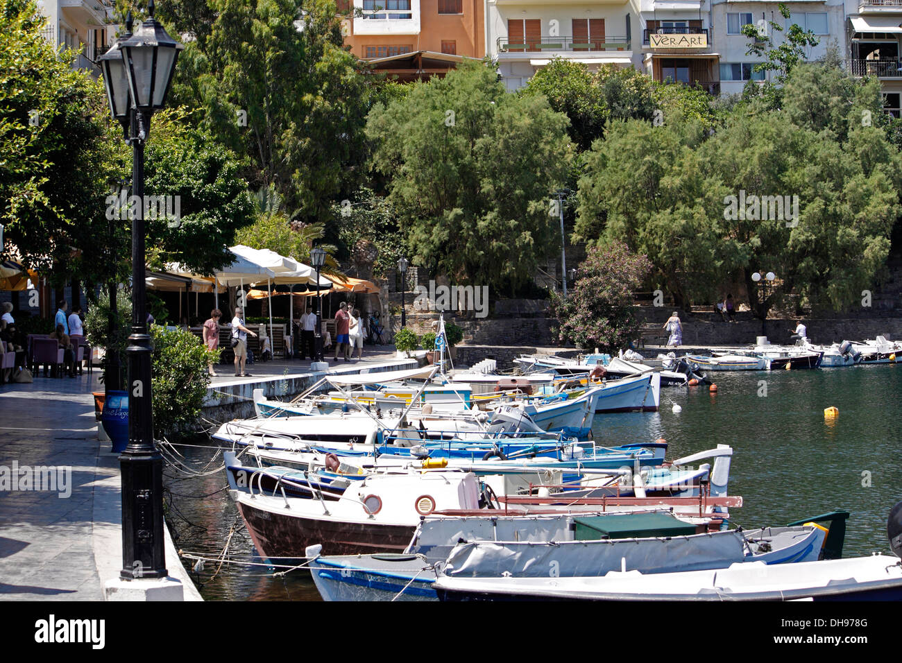 Il lago di VOULISMENI. AGIOS NIKOLAOS. Creta. Foto Stock