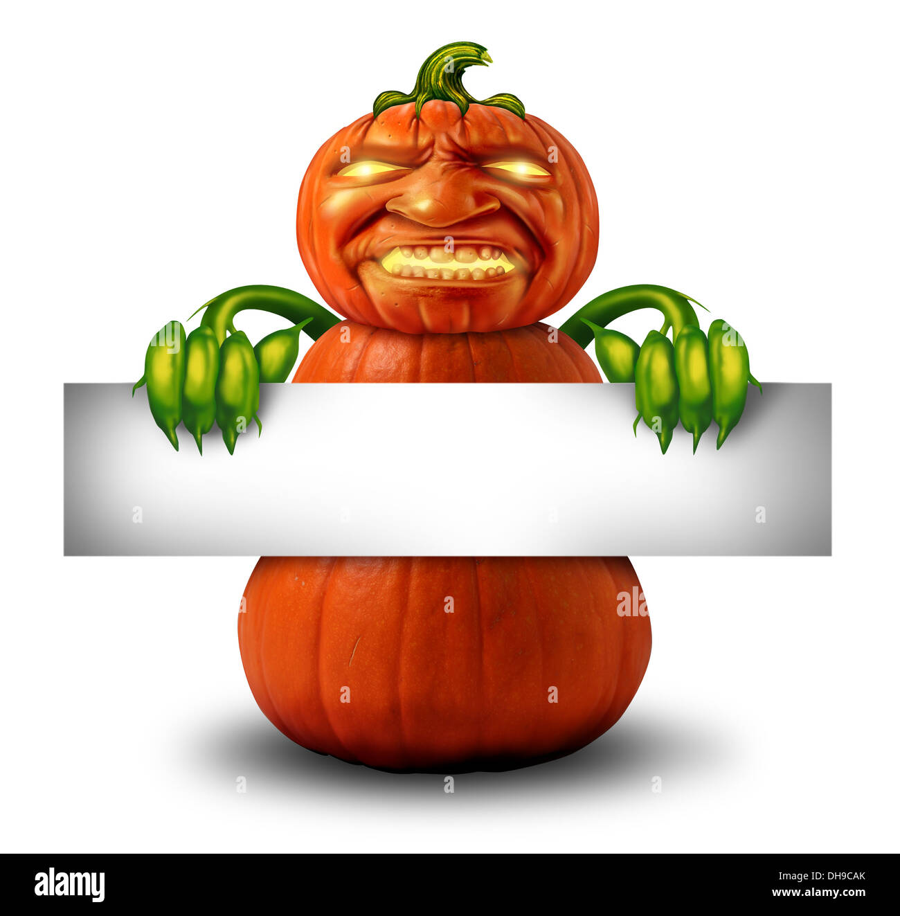 Halloween messaggio caratteri segno come una zucca con espressione umana e pianta il corpo e le mani tenendo un'intestazione vuota segno come un pauroso jack o lantern Halloween messaggio o autunno su uno sfondo bianco. Foto Stock