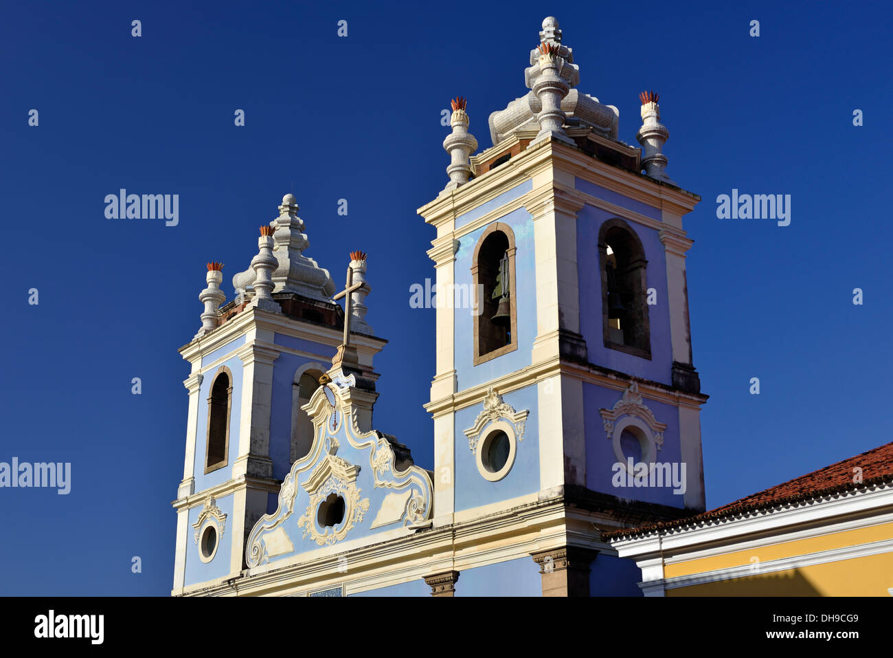 Il Brasile, Bahia: campanili della storica 'slave' Igraja chiesa di Nossa Senhora do Rosario dos Pretos in Salvador da Bahia Foto Stock