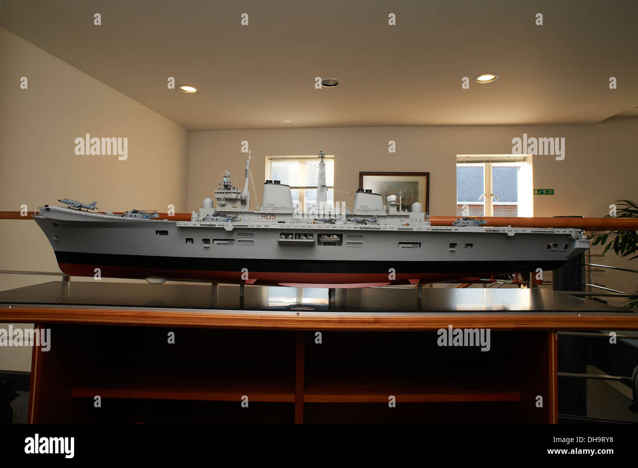 Modello del sistema HMS Invincible negli uffici della Royal Dockyard in Portsmouth Foto Stock