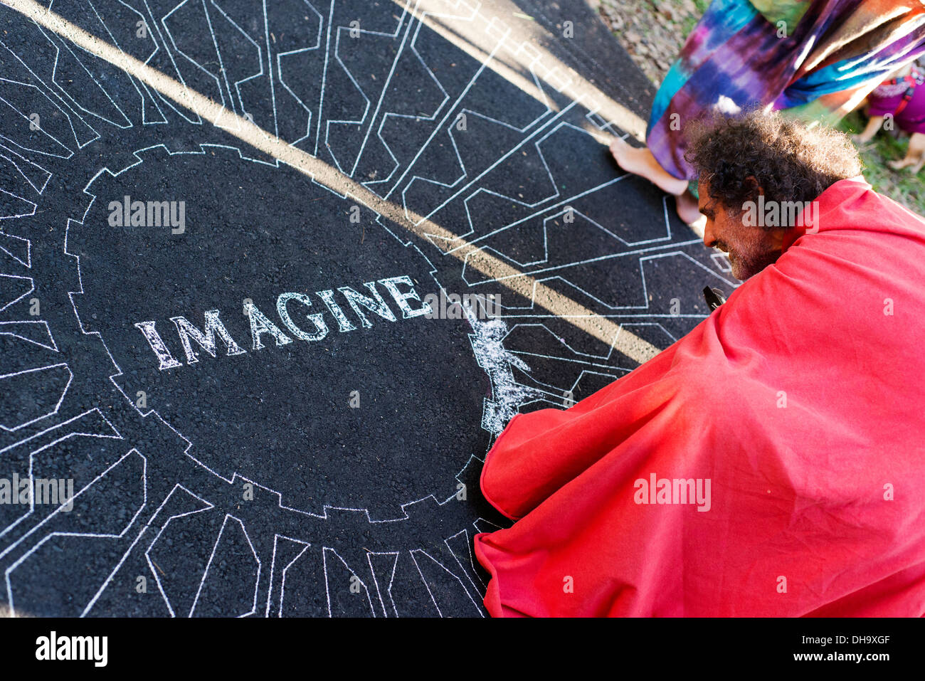 L'uomo ricreando il Central Park (NY) immaginare murale di Nimbin. Foto Stock