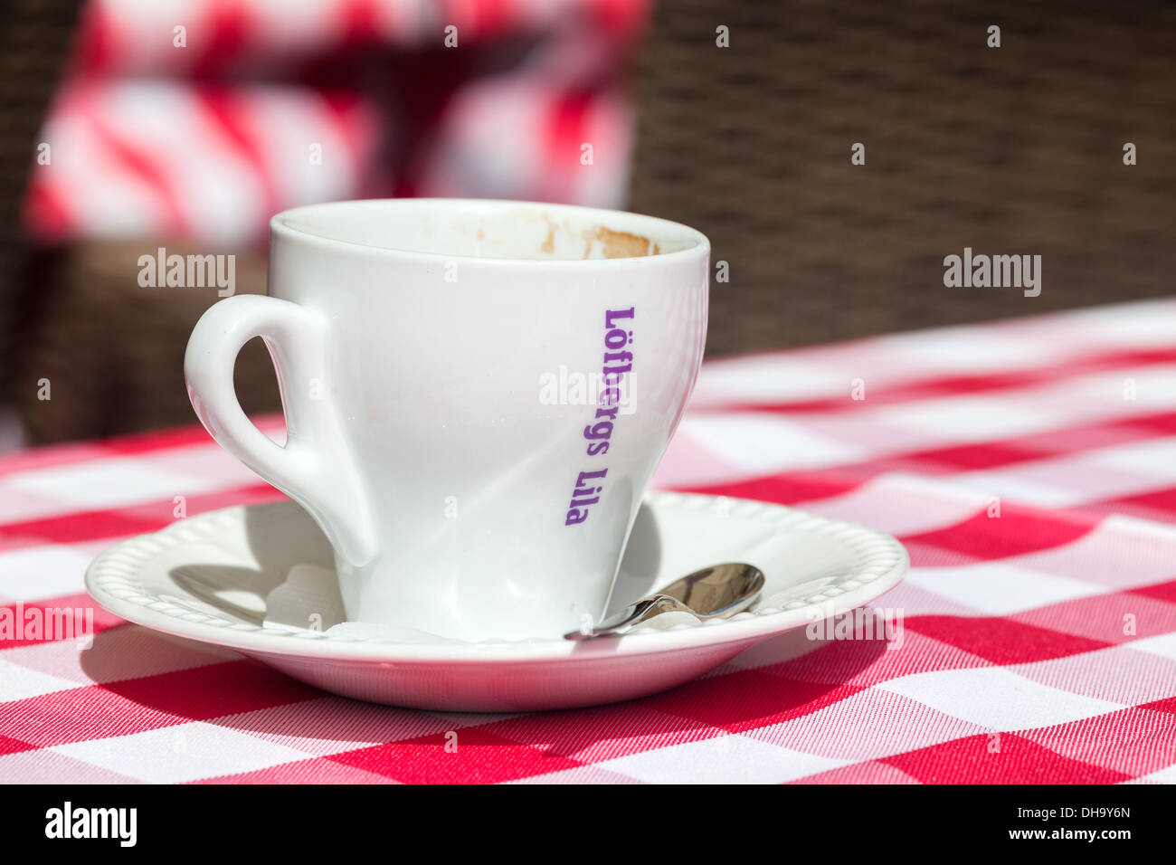 Svuotare tazza da caffè Tallinn vecchia piazza del mercato cafe Foto Stock