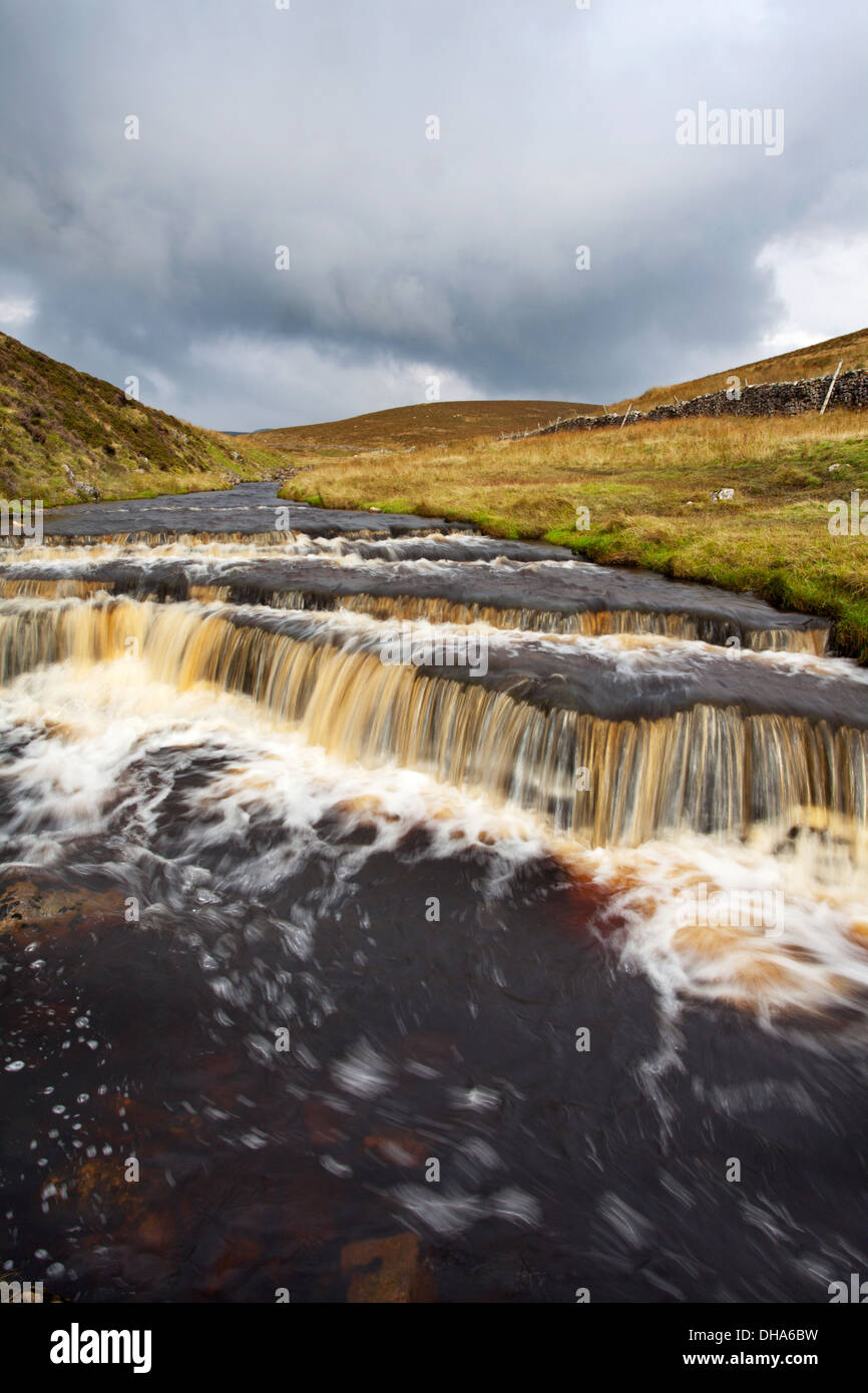 Cascata a Hull in pentola Beck Horton in Ribblesdale Yorkshire Dales Inghilterra Foto Stock