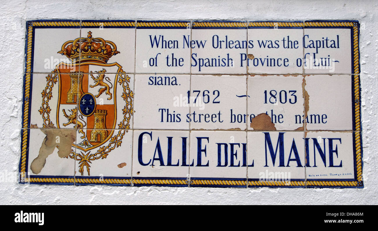 Stati Uniti d'America. New Orleans. Lo spagnolo Nome strada murali della piastrella. 'Maine Street'. Foto Stock