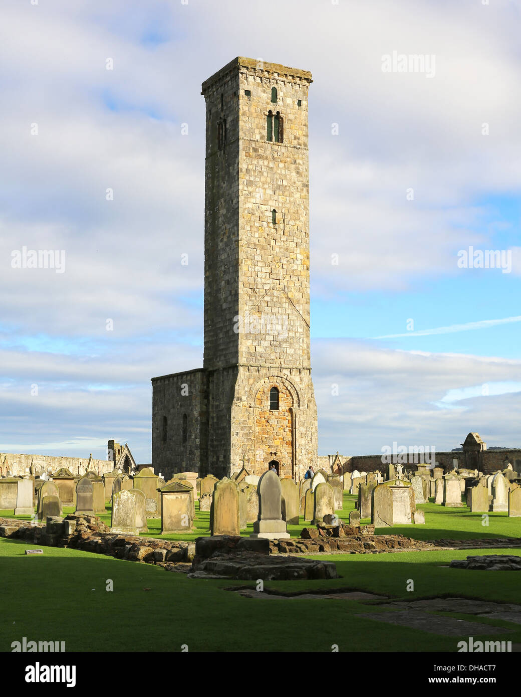 St regola la torre nella motivazione delle rovine di St Andrews cattedrale, Fife Scozia Scotland Foto Stock