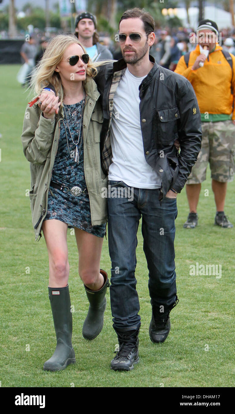 Kate Bosworth e il ragazzo Michael celebrità polacche a 2012 Coachella Valley Music e Arts Festival - settimana 1 giorno 1 indio Foto Stock