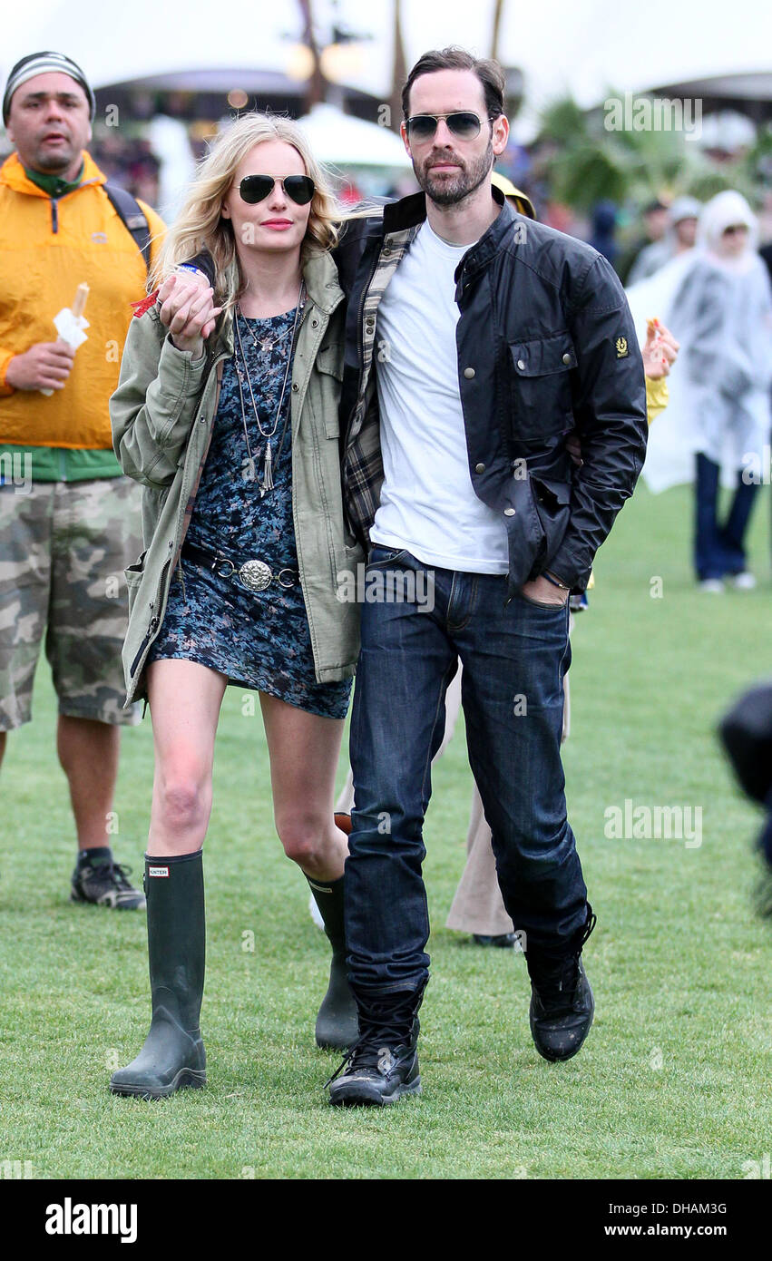 Kate Bosworth e il ragazzo Michael celebrità polacche a 2012 Coachella Valley Music e Arts Festival - settimana 1 giorno 1 indio Foto Stock