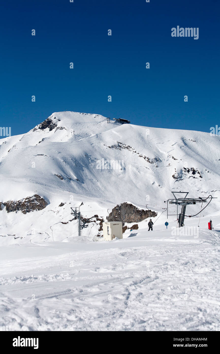 Ski lift trascina vicino al villaggio svizzero di Les Crosets nei pressi di Avoriaz e Morzine Portes du Soleil Francia Foto Stock