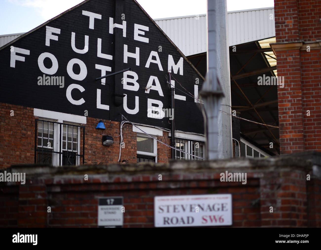 Una vista di Craven Cottage di Stevenage Road, casa di Fulham Football Club Foto Stock