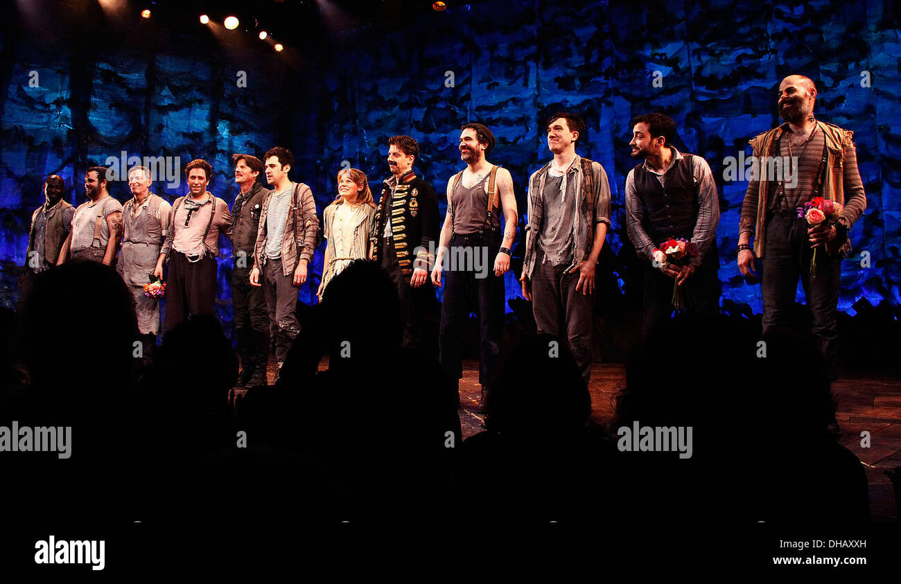 Isaia Johnson Greg Hildreth Arnie Burton David Rossmer Rick Holmes Adam Chanler-Berat Celia Keenan-Bolger Christian Borleña Foto Stock