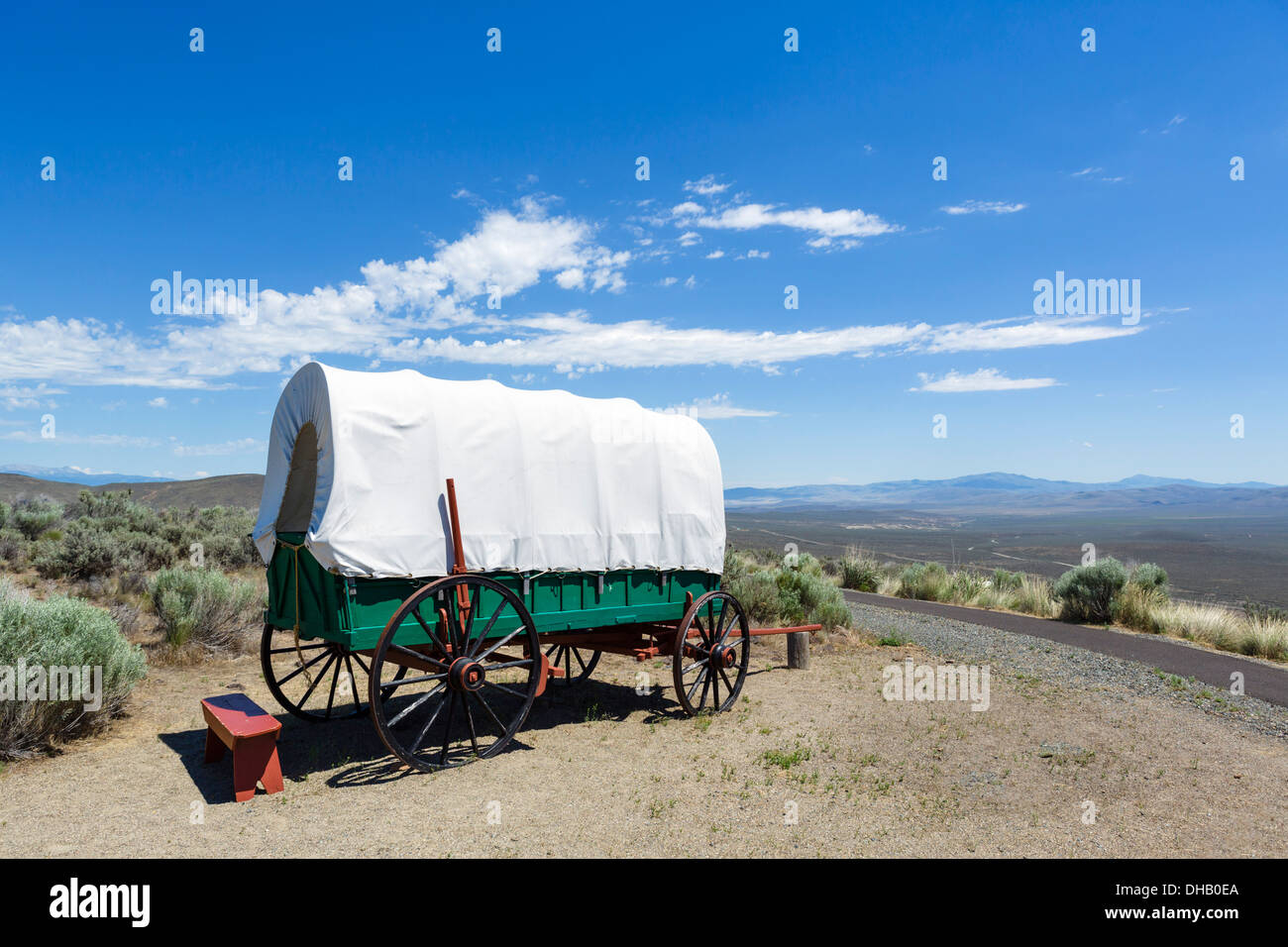 Il carro coperto a due assi a carro Encampment, National Historic Oregon Trail Interpretive Center, Baker, Oregon, Stati Uniti d'America Foto Stock