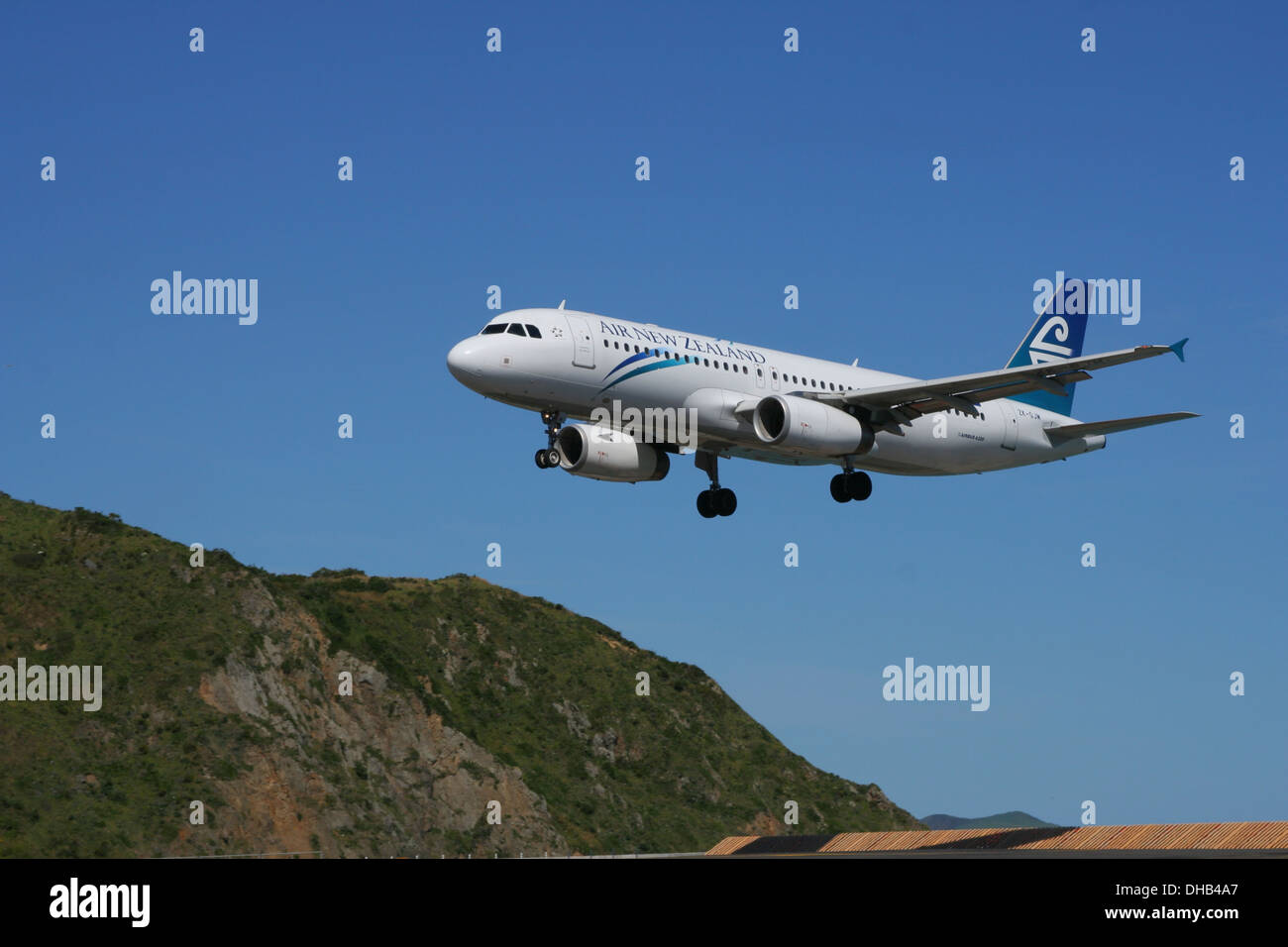 Aria Nuova Zelanda aeromobili in arrivo ad atterrare all'aeroporto di Wellington Foto Stock