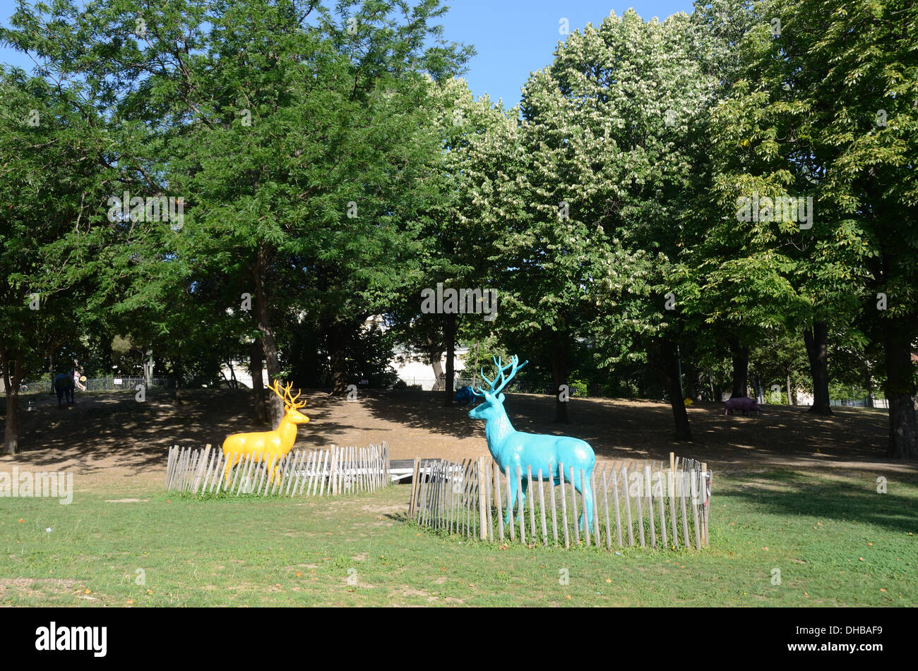 Recintato in plastica o cervi Di Resina al Marseille Funny Zoo nel parco giochi, Parco o Giardini di Palais Longchamp Marsiglia Francia Foto Stock