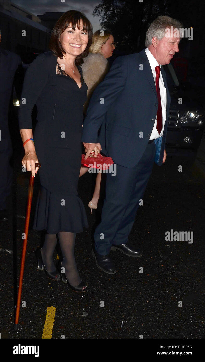 Lorraine Kelly e il marito Steve Smith di Jonathan Shalit il cinquantesimo compleanno al V&A - Arrivi Londra Inghilterra - 17.04.12 Foto Stock