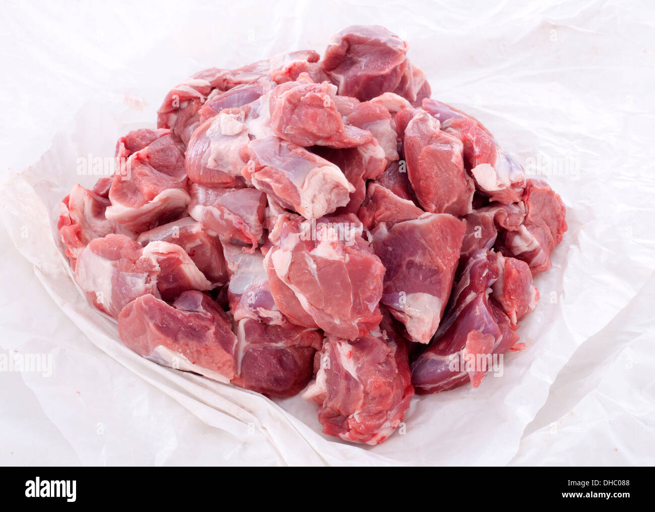 Pezzo di carne di agnello in un foglio di carta Foto Stock