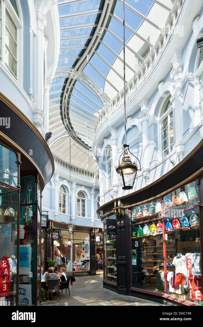 Negozi in Royal arcade in Morgan trimestre Cardiff City Centre Centre South Glamorgan South Wales UK GB EU Europe Foto Stock