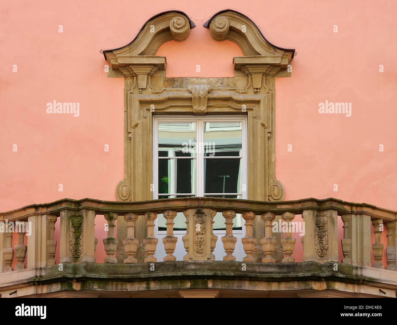 Storico di architettura con balcone Foto Stock