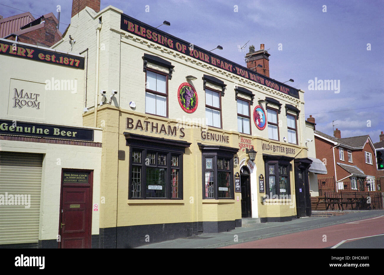 Batham è il vitigno pub e birreria ( anche noto localmente come il Toro e la vescica ), "Delph Road, Brierley Hill, West Midlands, England, Regno Unito Foto Stock