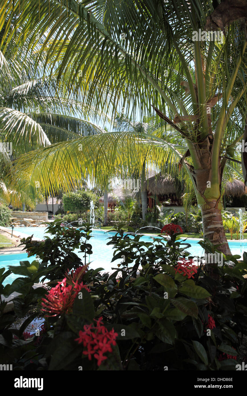 I ben tenuti giardini e piscine nella motivazione della El Dorado Royal hotel e la Riviera Maya, Messico Foto Stock